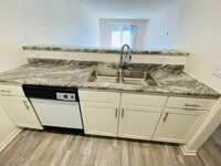 Building Photo - 395