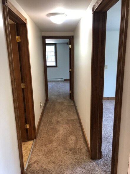 Building Photo - 686 Sebago Rd