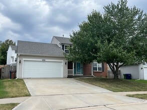 Building Photo - Home For Rent Bellevue.