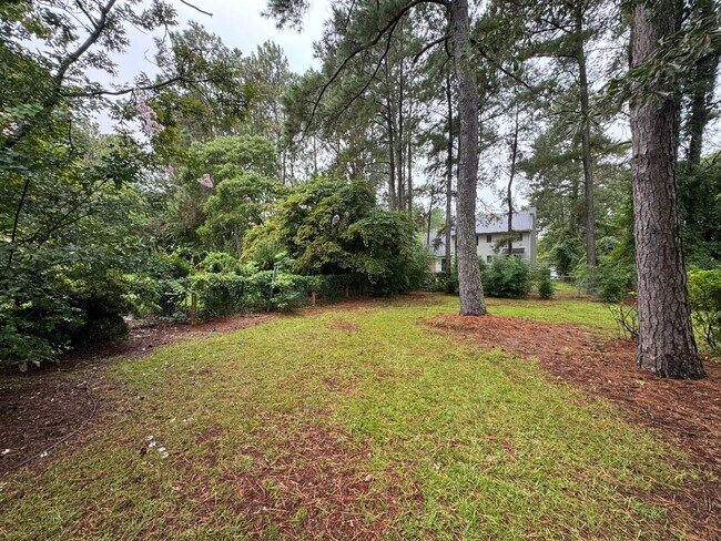 Building Photo - Charming 3 Bed, 2 Bath Fayetteville Home