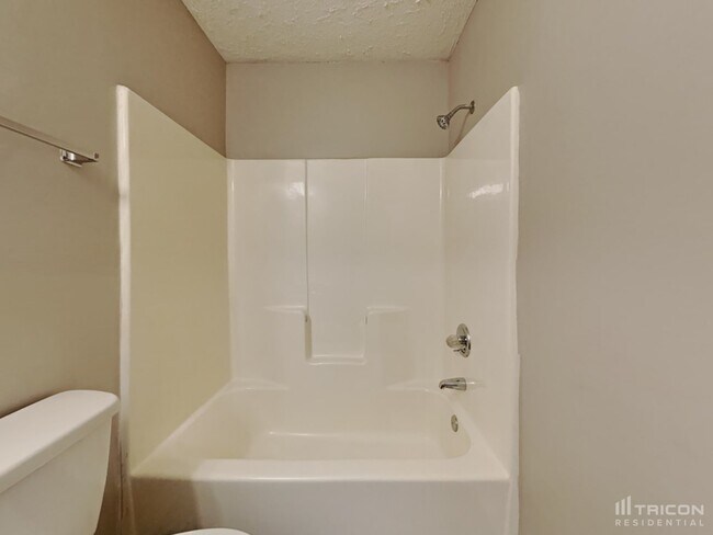 Building Photo - 2632 John Petree Rd