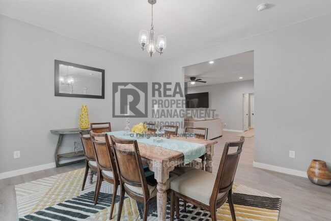 Building Photo - 286 Emily Ln