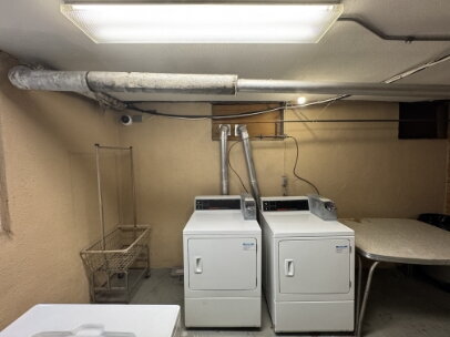 Building Photo - Winter Special $100 off for first 6 months of a 12 month lease! Charming Studio Retreat in Minnea...