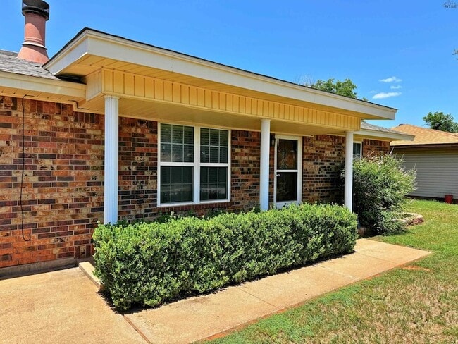Building Photo - 4324 Edgehill