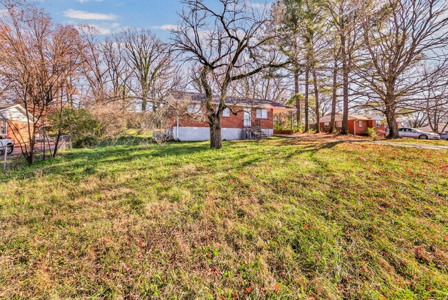 Building Photo - !!!!Fully Renovated 3 Bedroom Home in a Convenient Clarksville Location!!!!