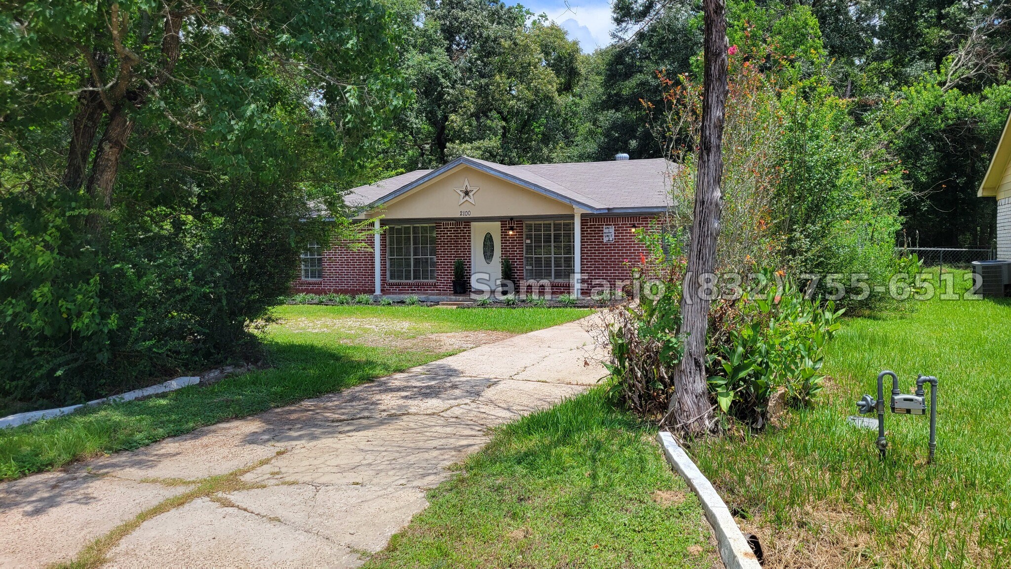 Building Photo - 2100 Hill Top Ct