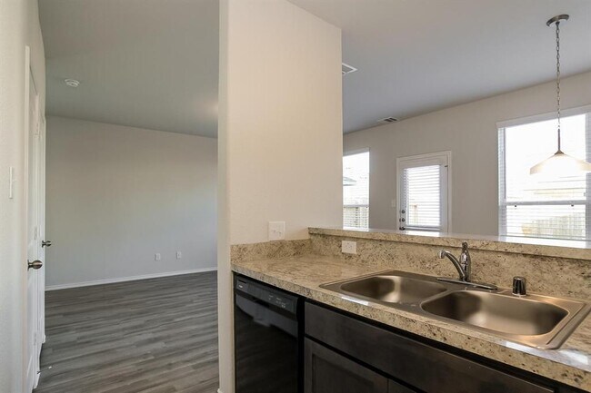 Building Photo - 150 Spring Meadows Cir
