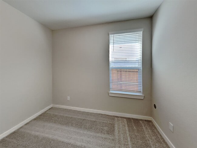 Building Photo - 2411 Foster Hl Rd