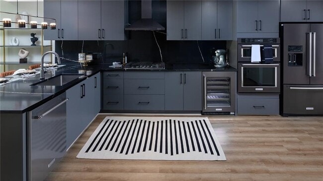 Building Photo - 161 Peachtree Center Ave NE