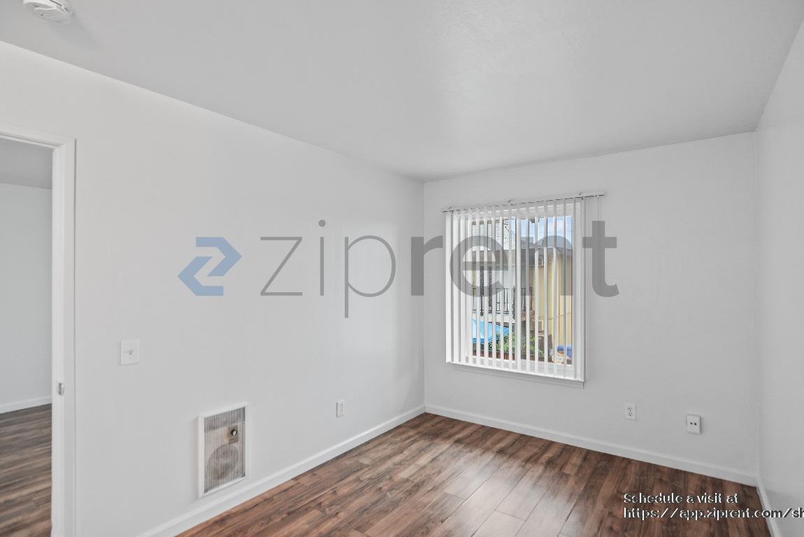 Building Photo - 100 Village Dr