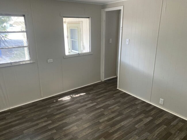 Building Photo - 1 Circle Dr