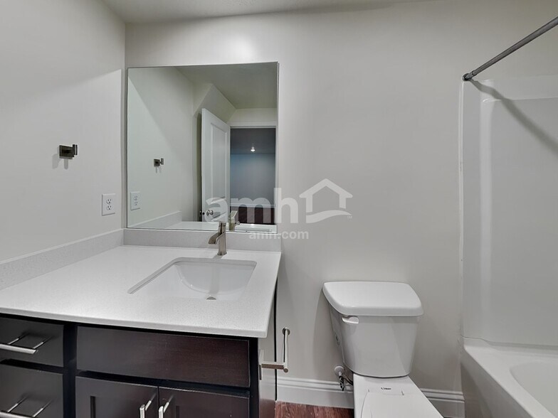 Building Photo - 5998 Verdigris Dr