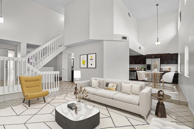 Building Photo - 1013 SW 112th Ter