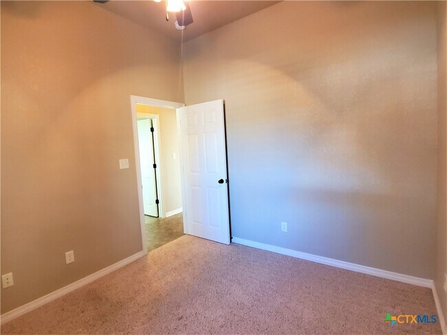 Building Photo - 5020 Sean Patrick Glen