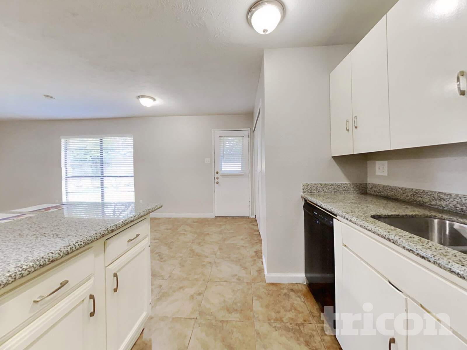 Building Photo - 5030 Ridgecreek Dr