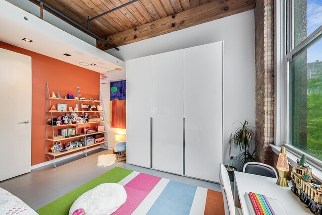 Building Photo - 1327 W Washington Blvd