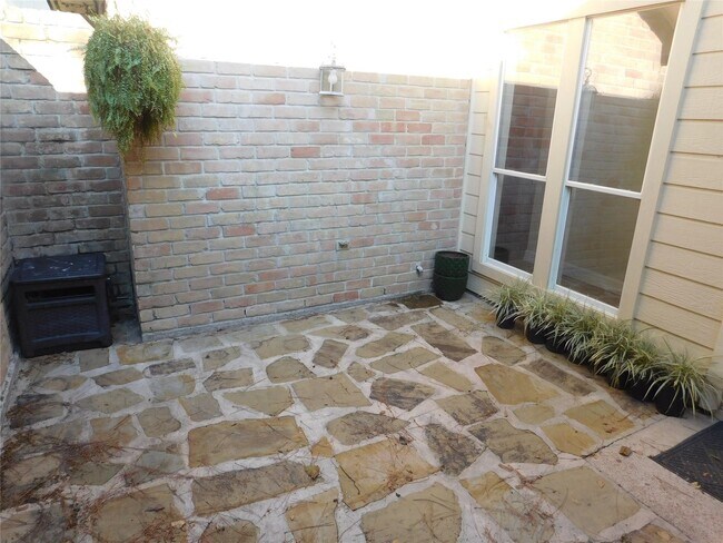 Building Photo - 4718 Blueberry Hill Dr