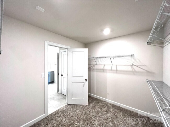 Building Photo - 216 Emmett Dr