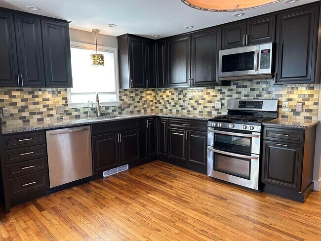 Building Photo - 15 Goen Rd