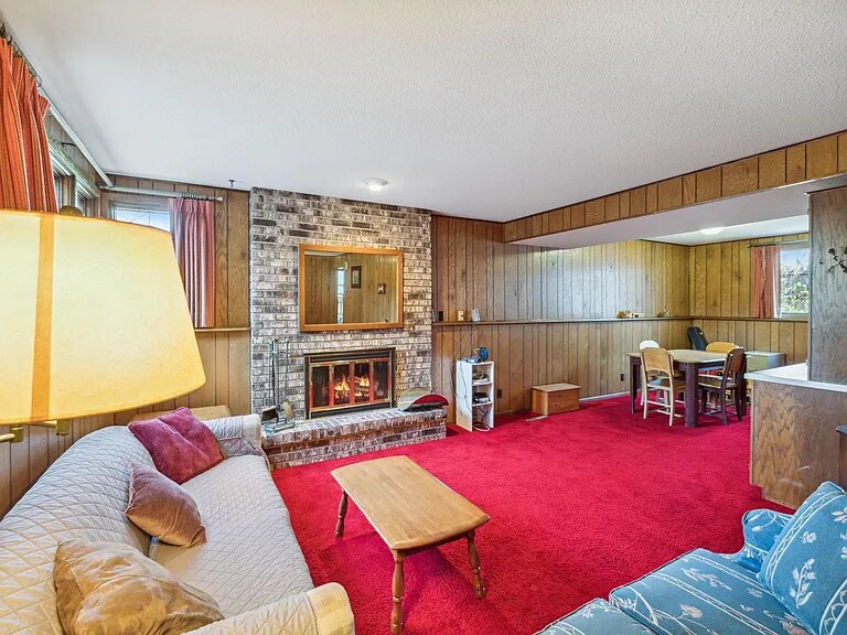 Building Photo - 1803 Chestnut Dr