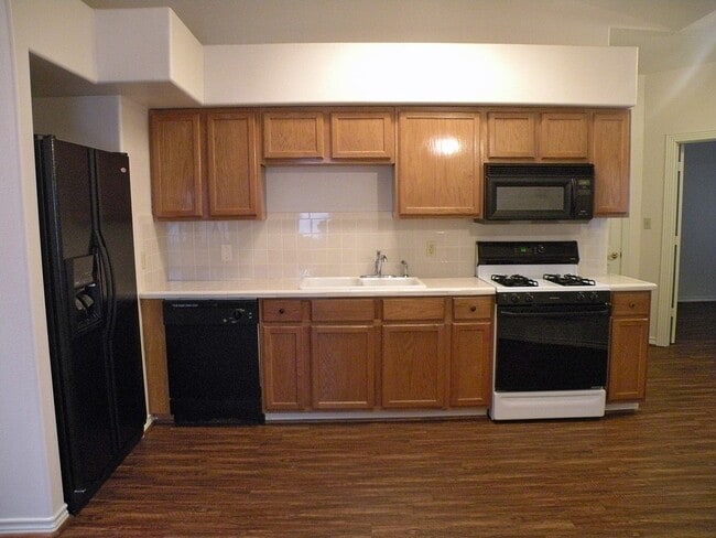 Building Photo - 822 Tangle Oaks Dr