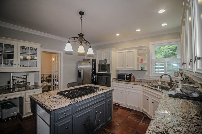 Building Photo - 4265 Deerwood Ln