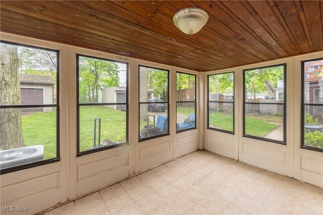 Building Photo - 3702 Glencairn Rd