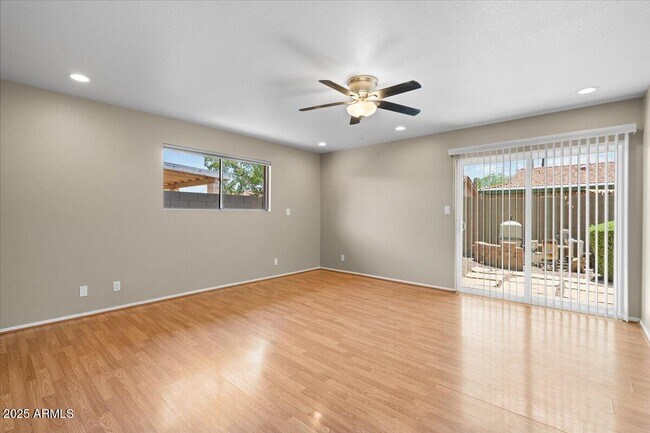 Building Photo - 1235 W 12th Pl