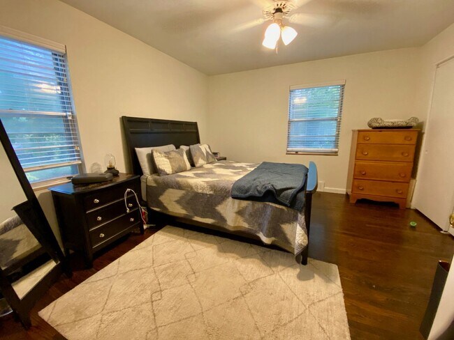 Building Photo - 7622-7624 MAIN STREET