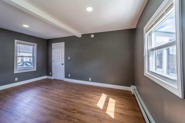 Building Photo - 14 Winter St