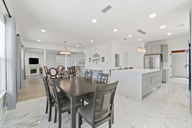 Building Photo - 500 Deer Point Dr