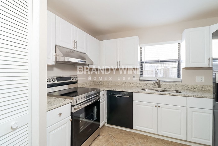 Building Photo - 1019 Wainright Dr