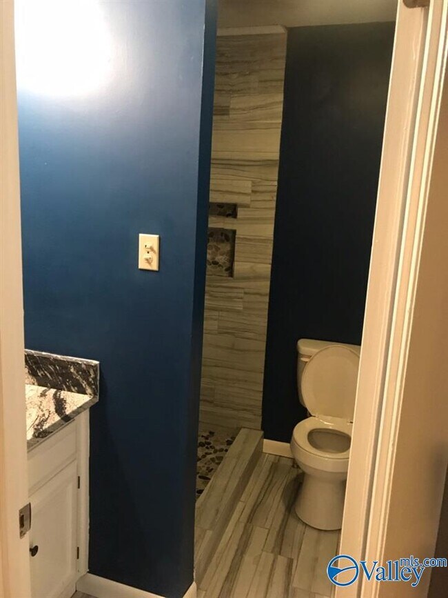 Building Photo - 7310 Chadwell Rd SW