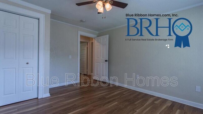 Building Photo - 605 Victory St NW