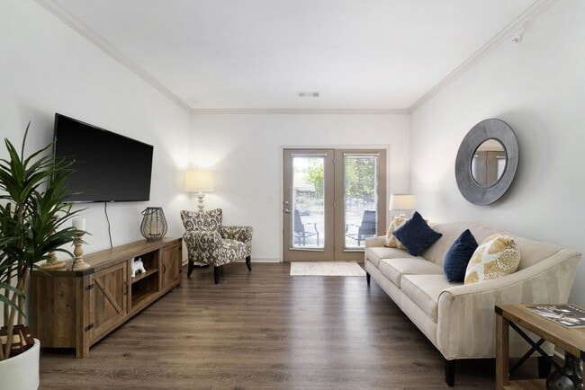 Two Bedroom - 2 Bed / 1 Bath - 928 Sq.Ft. - Falls at 109