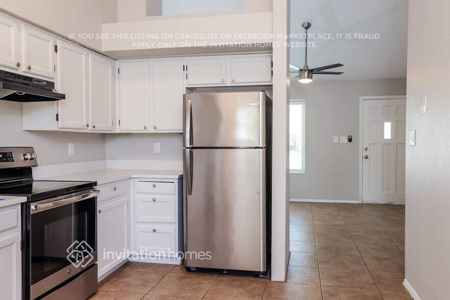 Building Photo - 5730 N 68th Ave
