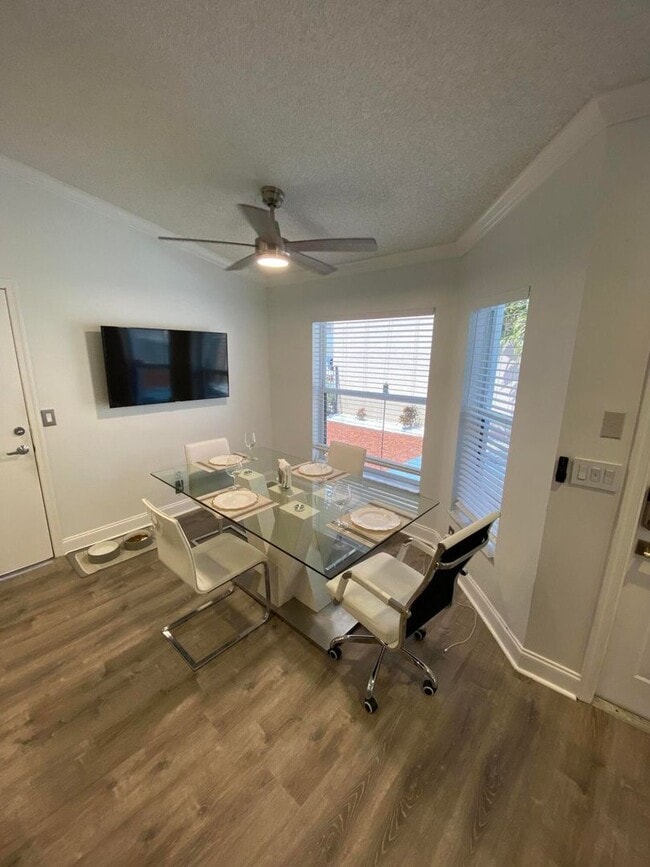 Building Photo - 1835 Magliano Dr