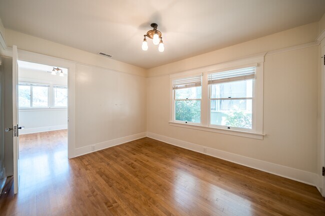 Building Photo - 3924 Alameda Pl