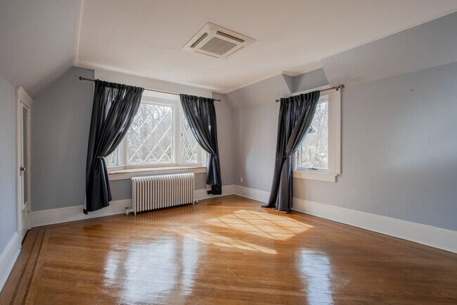 Building Photo - 3 Monmouth Ave