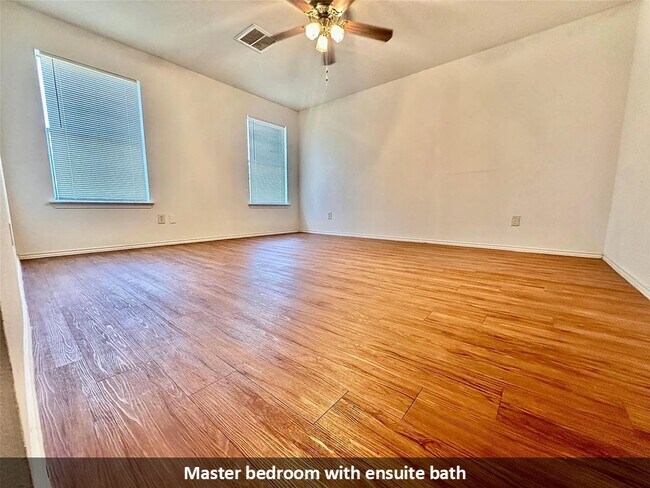 Building Photo - 17204 Ardisia Dr