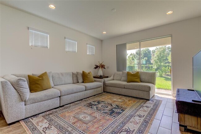 Building Photo - 5535 Del Coronado Dr