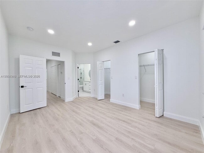 Building Photo - 4412 Woodland Cir