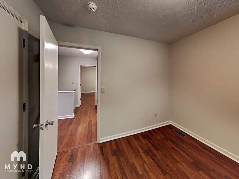 Building Photo - 4832 Wyndam Dr
