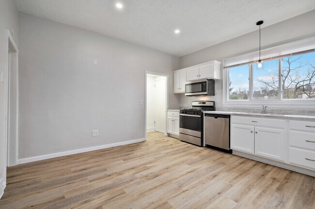 Building Photo - 134 Wynoka St