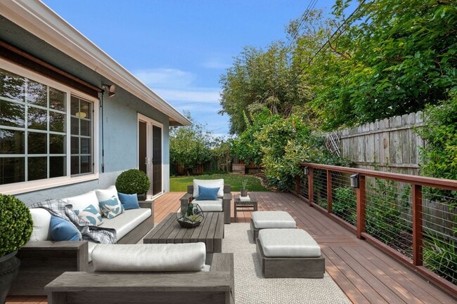 Building Photo - Charming 3-Bed, 2-Bath Home for Rent in Go...