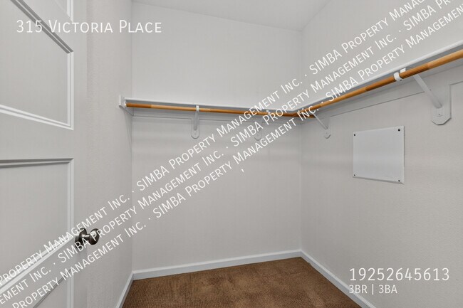 Building Photo - 315 Victoria Pl