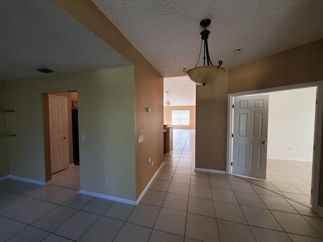Building Photo - 2518 SE Cooper Ln
