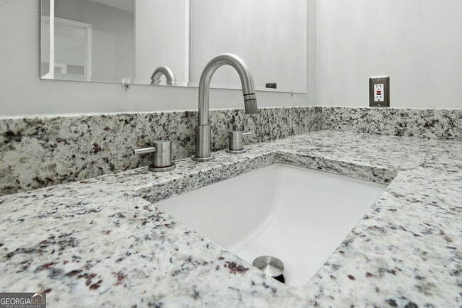 Building Photo - 210 Meadow Run