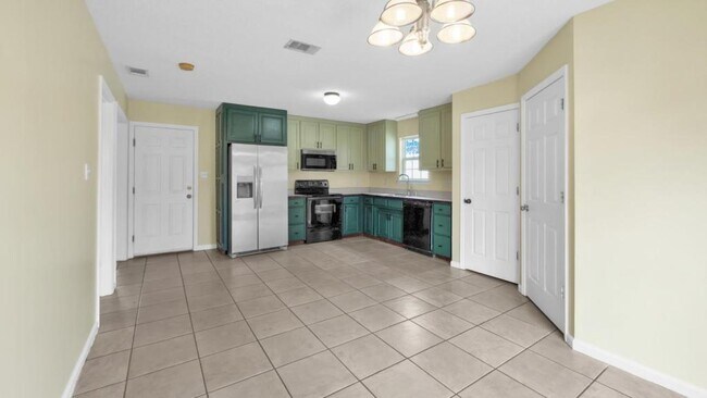 Building Photo - 819 Kristen Ln