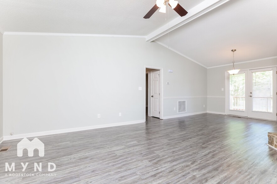 Building Photo - 4225 Labrador Dr